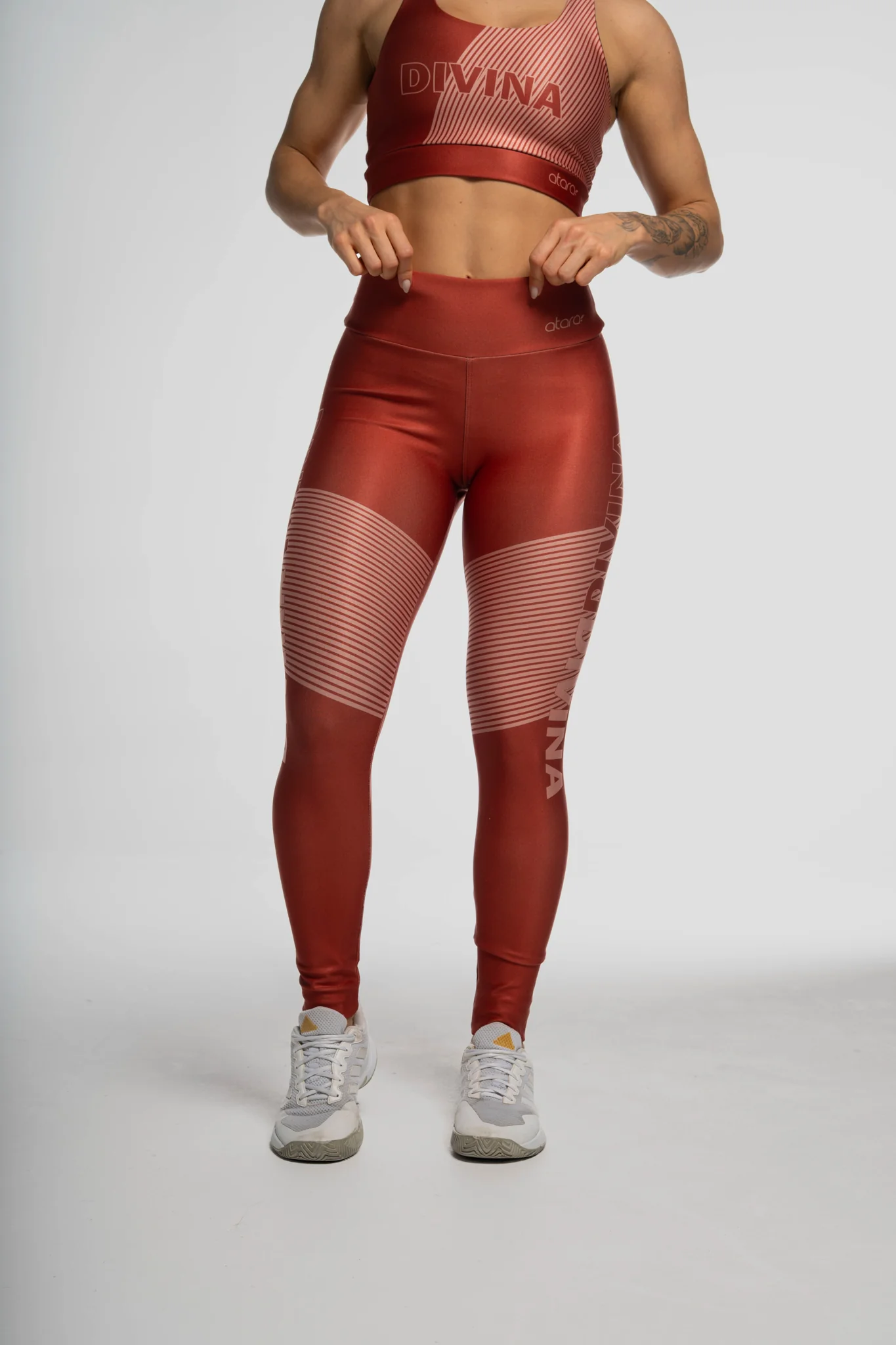 Legging Estampa Localizada Listra Lateral Marrom