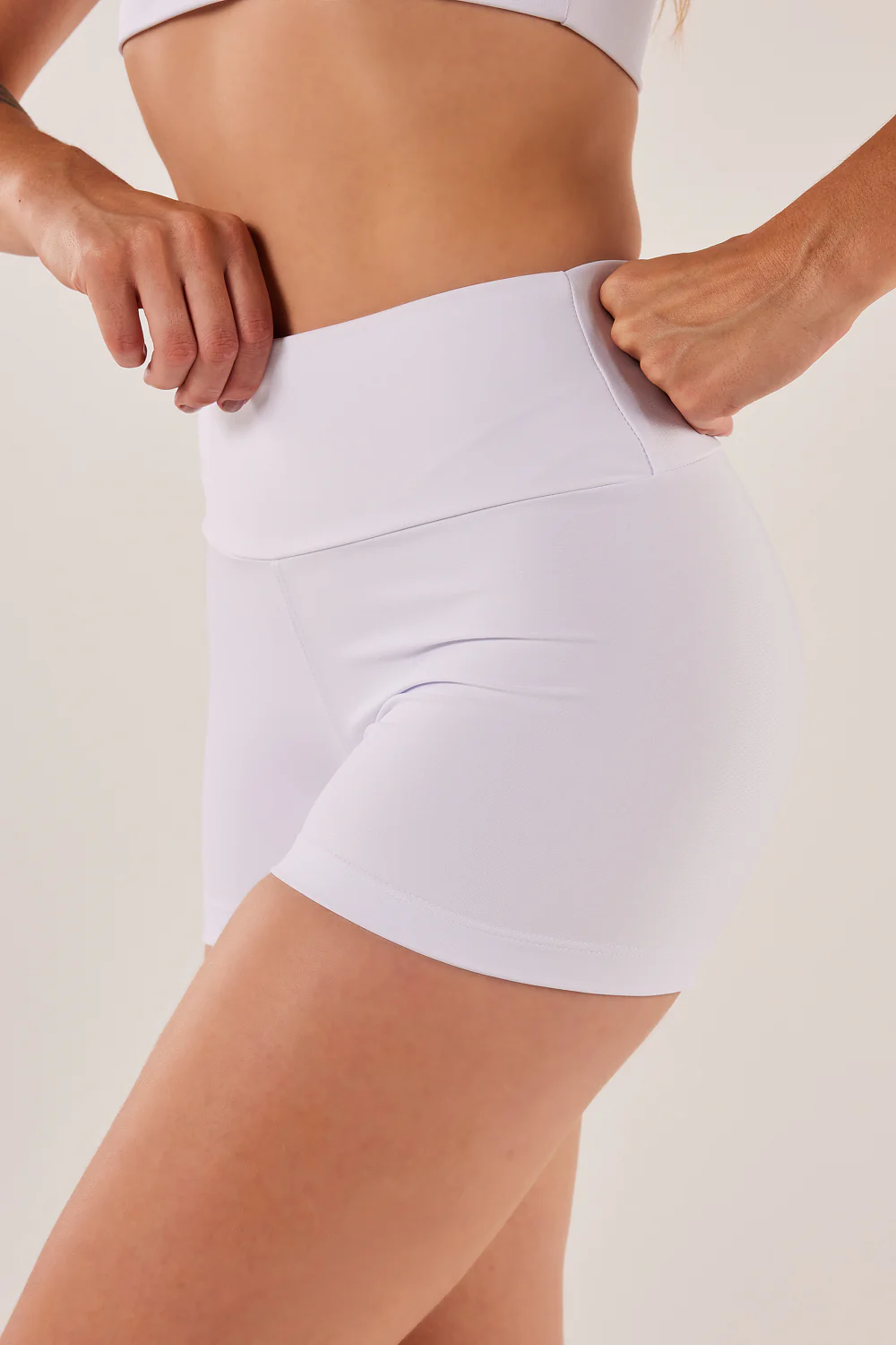 Shorts Branco Liso Básico - Image 6