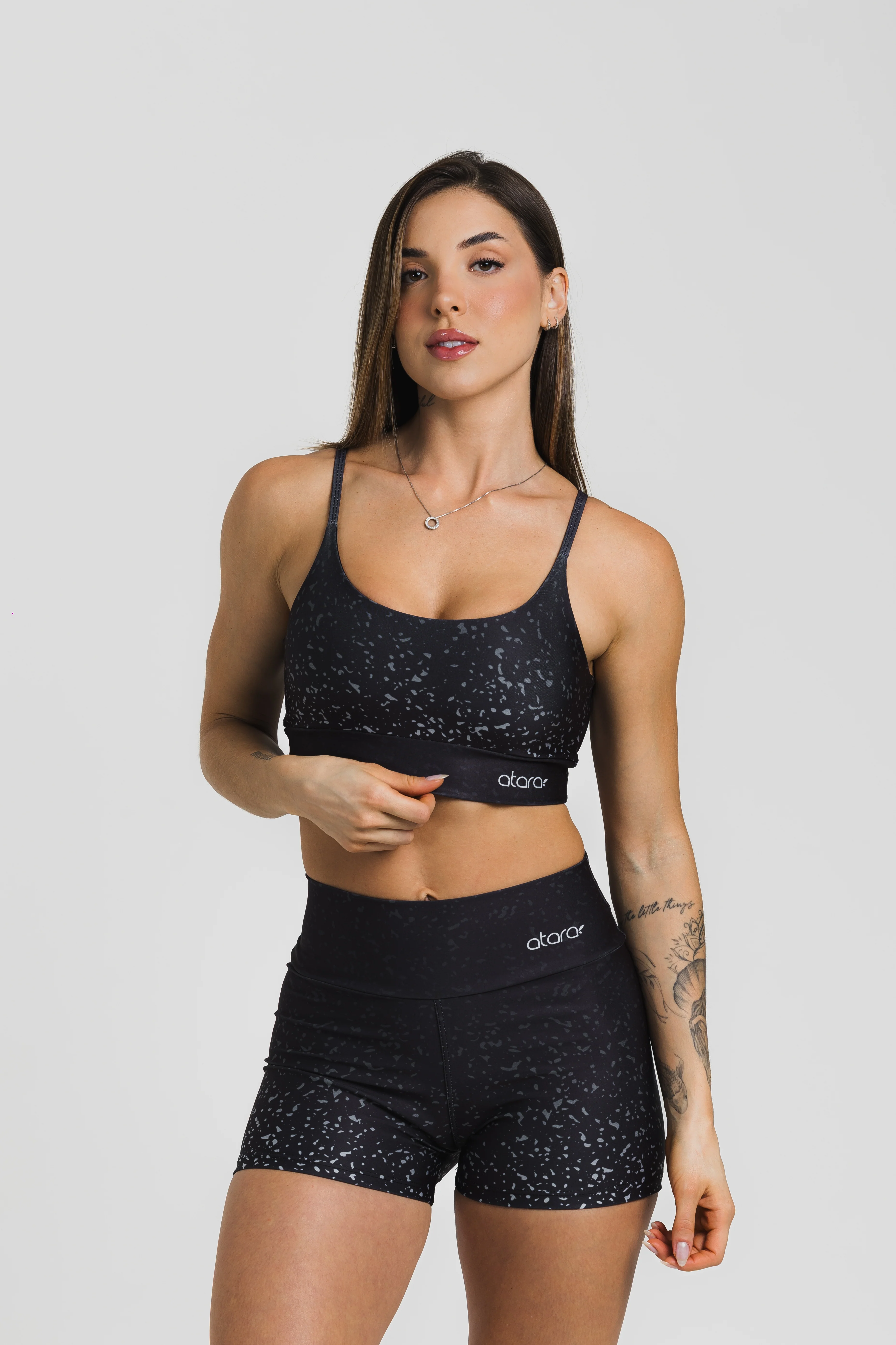 Shorts Curto Glow Black - Image 3