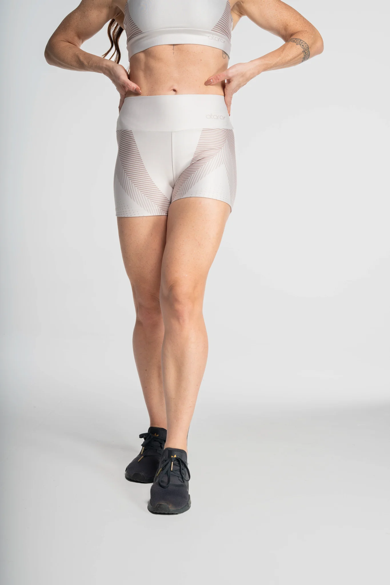 Shorts Tower Dourada